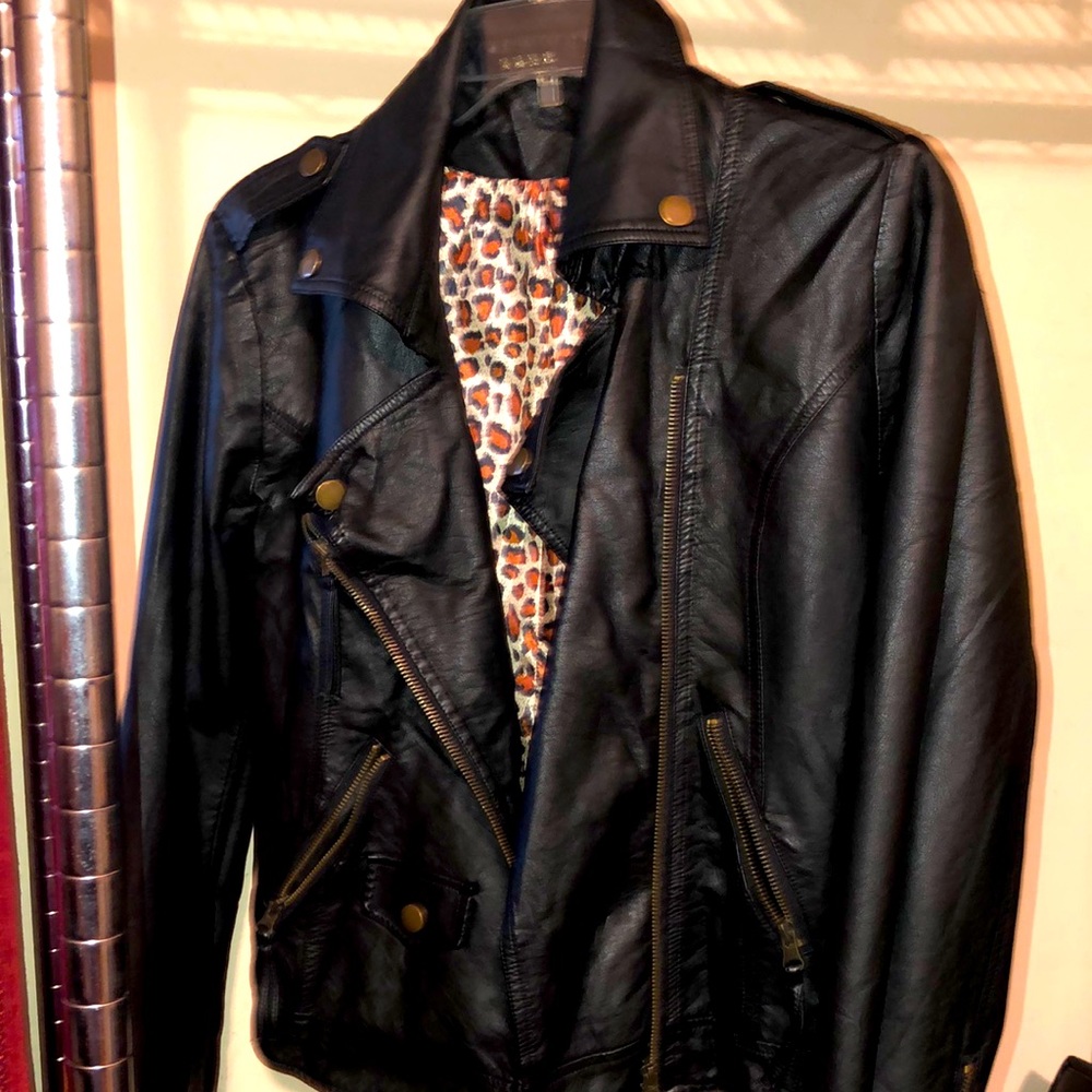 “Leather” looking jacket (excellent condition)